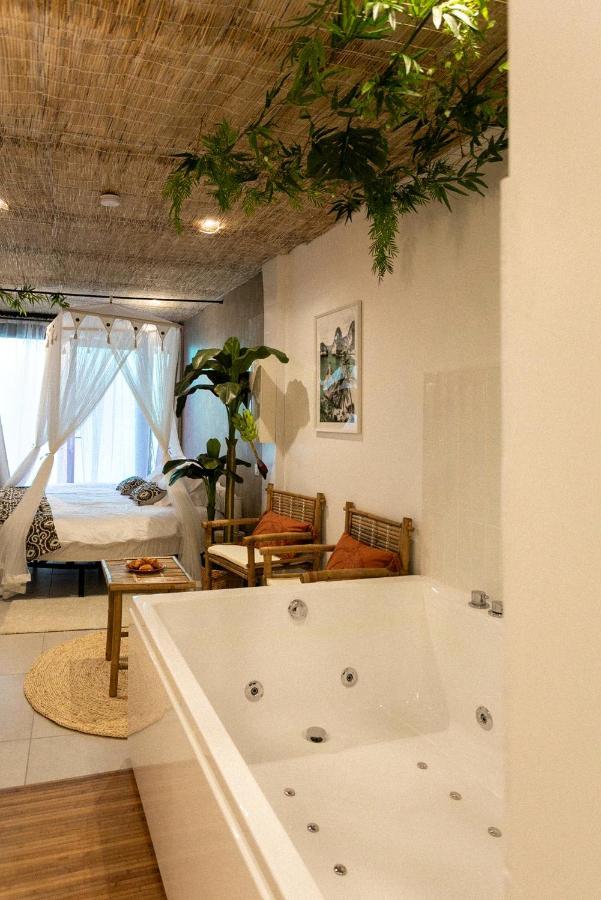 Bali Serenity Balneo Et Lit Rond Lagnieu Extérieur photo